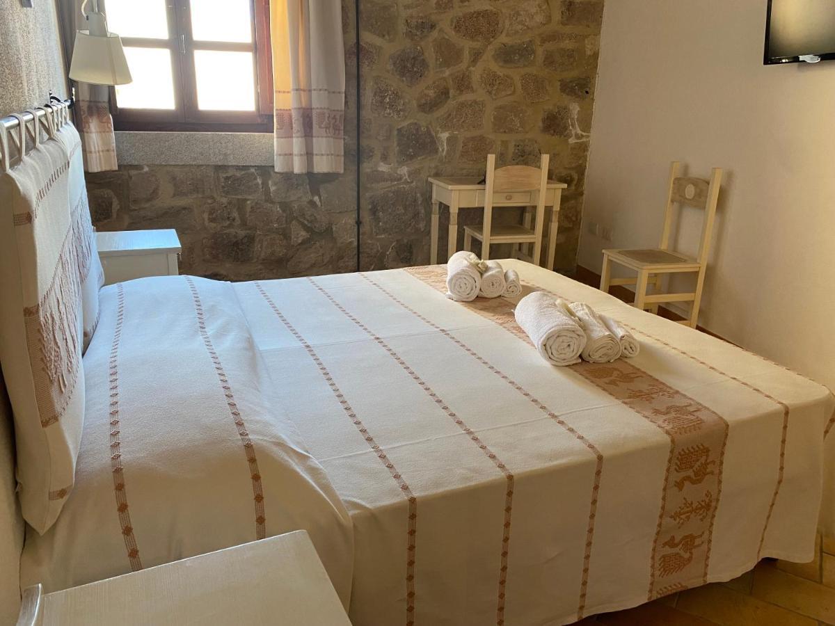 Bed And Bike Antico Mulino Hotel อาเญ็นตู ภายนอก รูปภาพ
