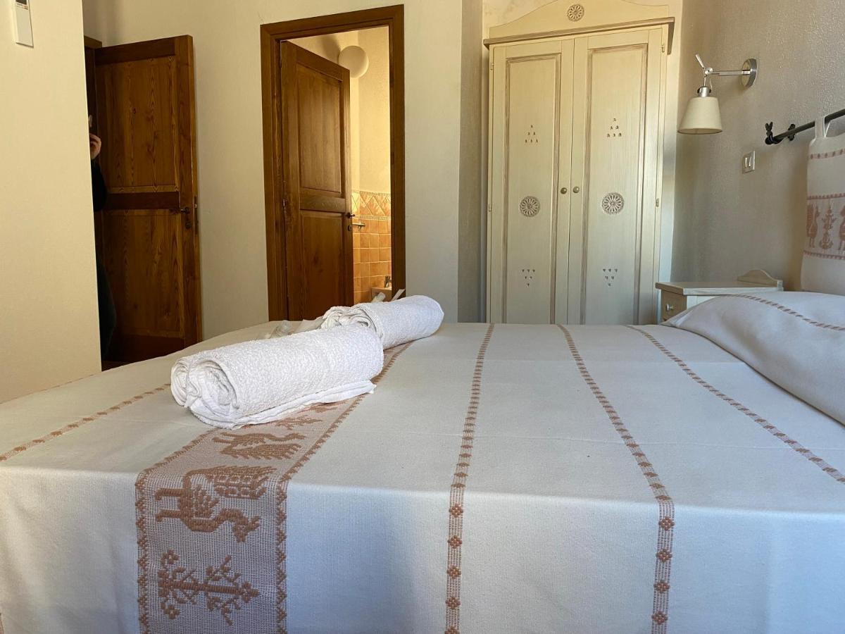 Bed And Bike Antico Mulino Hotel อาเญ็นตู ภายนอก รูปภาพ