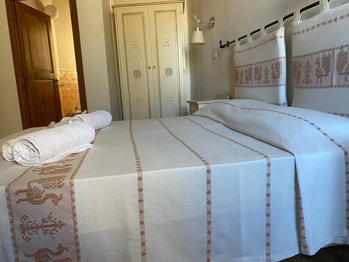 Bed And Bike Antico Mulino Hotel อาเญ็นตู ภายนอก รูปภาพ