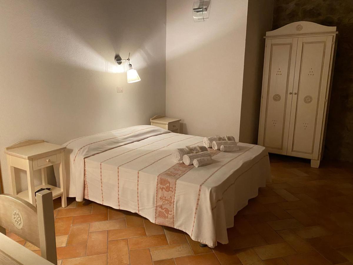 Bed And Bike Antico Mulino Hotel อาเญ็นตู ภายนอก รูปภาพ