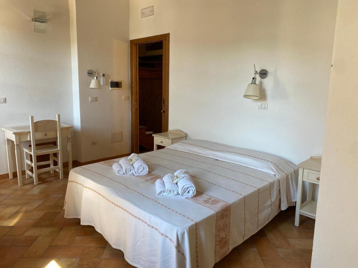 Bed And Bike Antico Mulino Hotel อาเญ็นตู ภายนอก รูปภาพ
