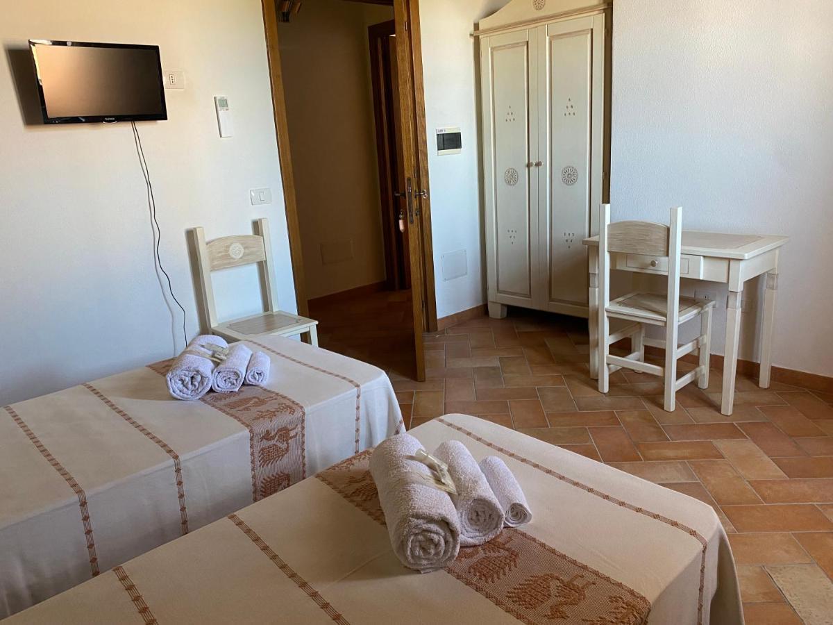 Bed And Bike Antico Mulino Hotel อาเญ็นตู ภายนอก รูปภาพ