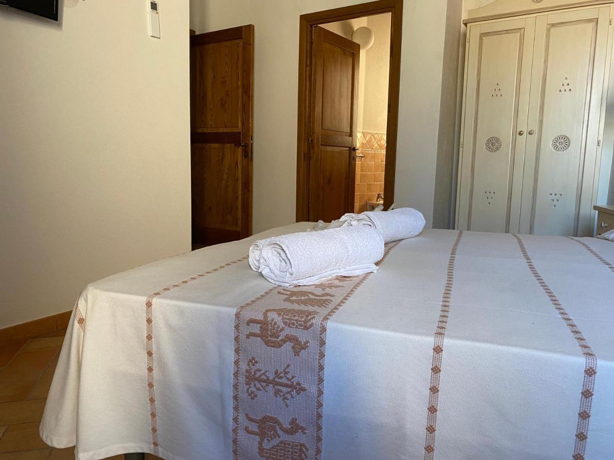 Bed And Bike Antico Mulino Hotel อาเญ็นตู ภายนอก รูปภาพ