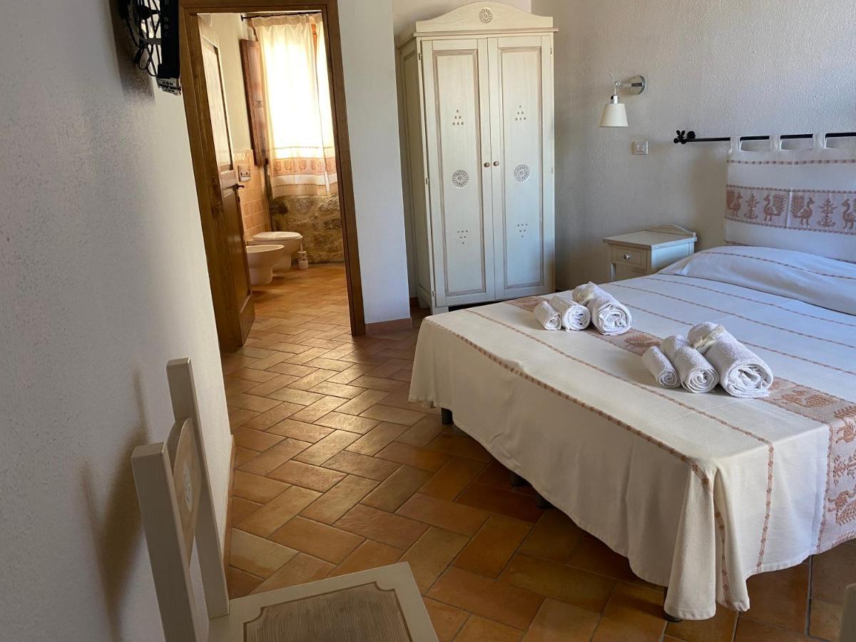 Bed And Bike Antico Mulino Hotel อาเญ็นตู ภายนอก รูปภาพ