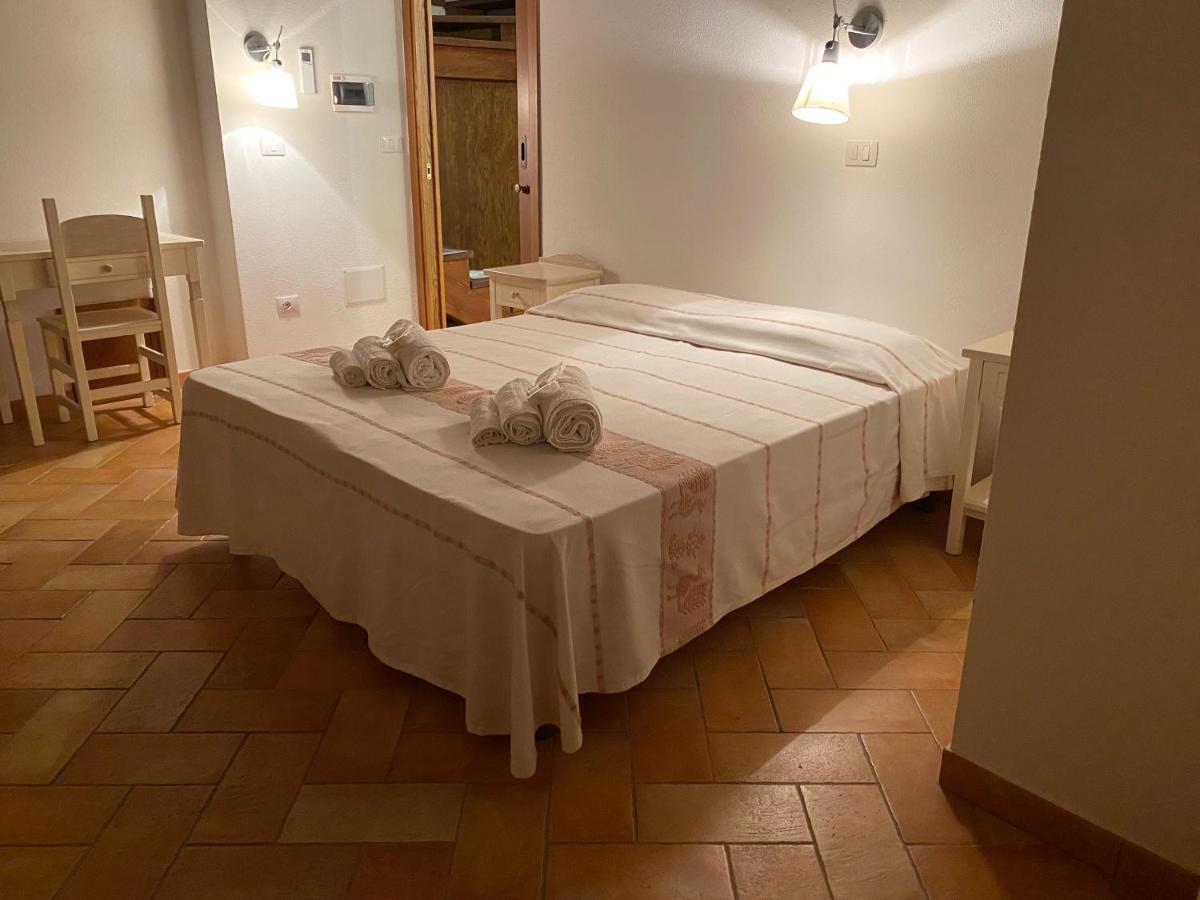 Bed And Bike Antico Mulino Hotel อาเญ็นตู ภายนอก รูปภาพ