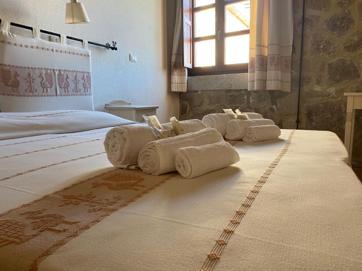 Bed And Bike Antico Mulino Hotel อาเญ็นตู ภายนอก รูปภาพ